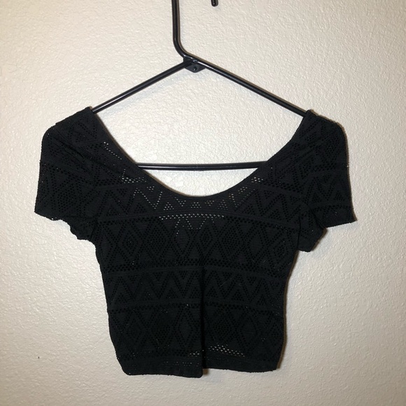 black crop top - Picture 2 of 3